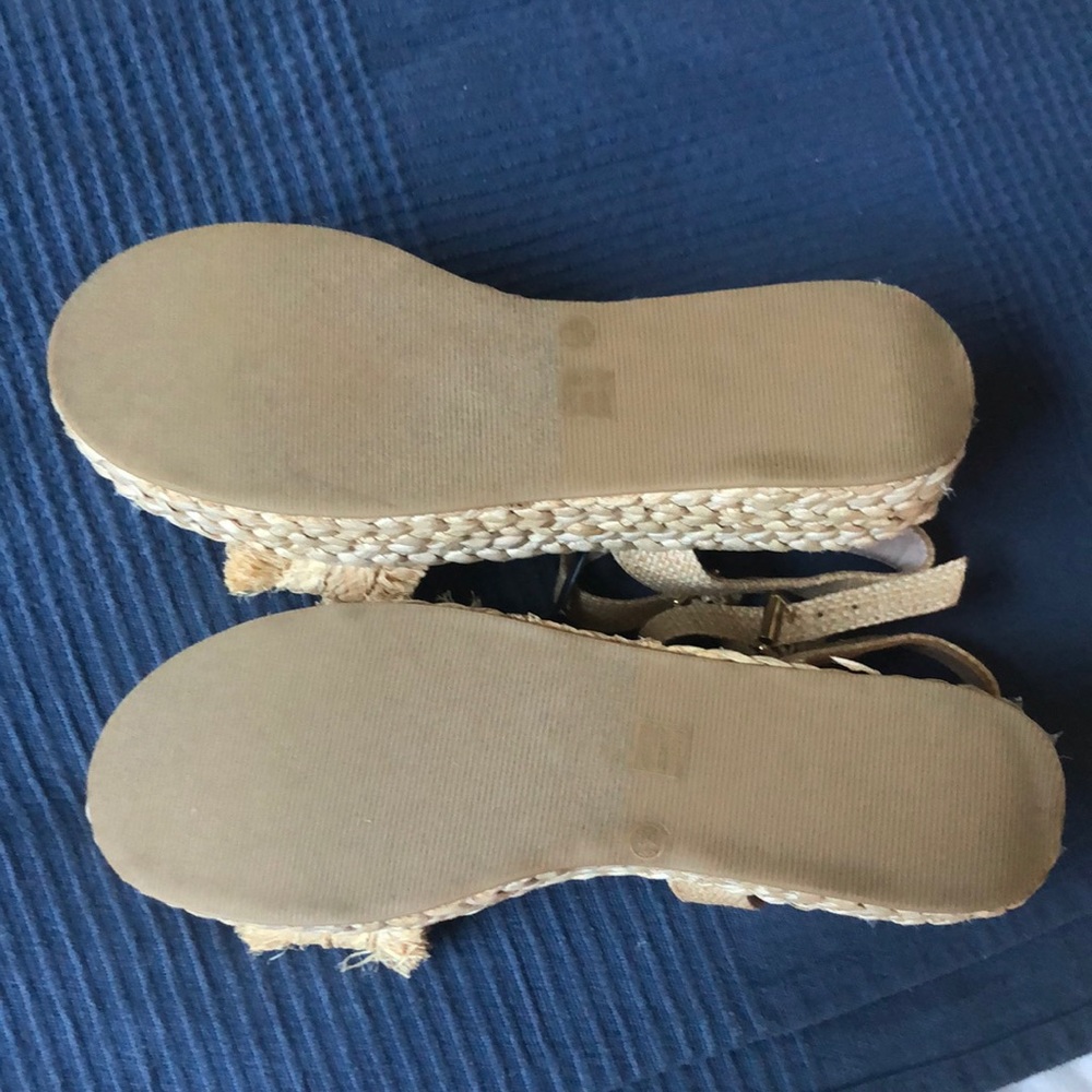 Platform Sandals - Picture 4 of 4